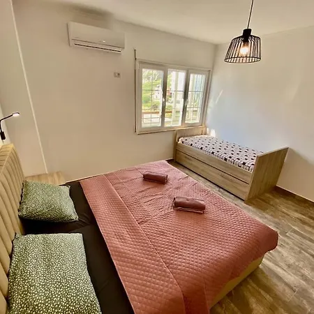 Sunny Place Apartment *